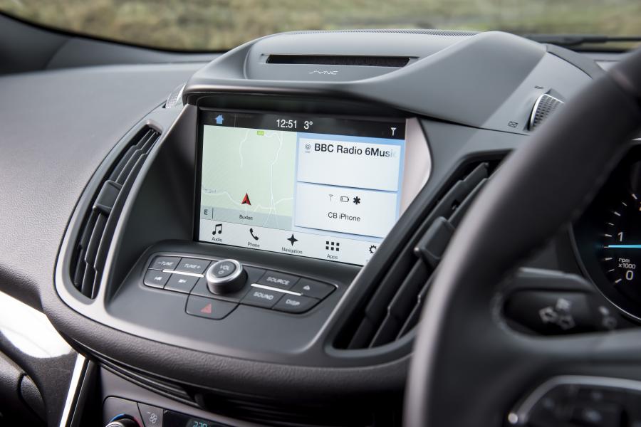Детали интерьера Ford Kuga ST-Line 2017 года  (UK) (фото 58 из 63)